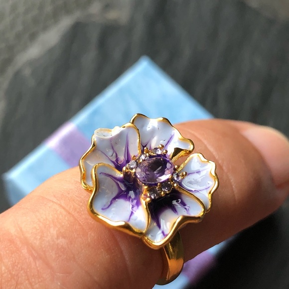 Ring - Picture 5 of 6